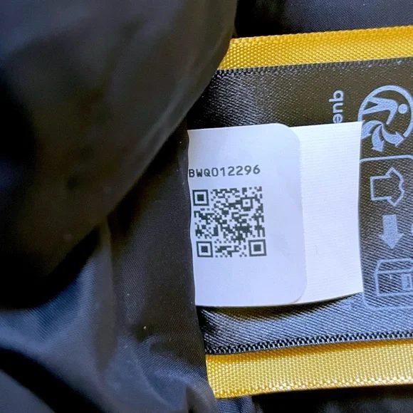 The North Face Men’s 1996 Retro Nuptse Vest - Picture 8 of 10